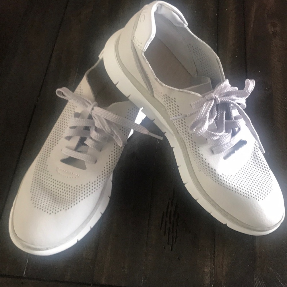 VIONIC lace up shoes Light gray color